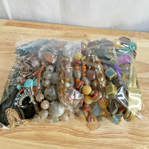 Mystery Jewelry Lot 1.11 Lbs Curated Wearable Boho Artisan Vintage To Now - Picture 9 of 13